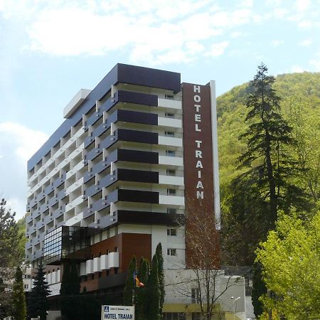 Hotel Traian Caciulata Calimanesti Exterior photo